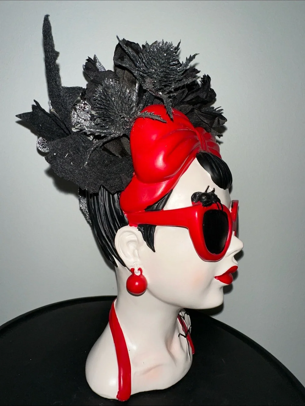 Halloween lady flower bust-Red & Black Fashion Head Vase with Sunglasses